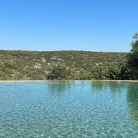 6 Pers Uzes Piscine Lagon Et Vue Garrigue Vila *