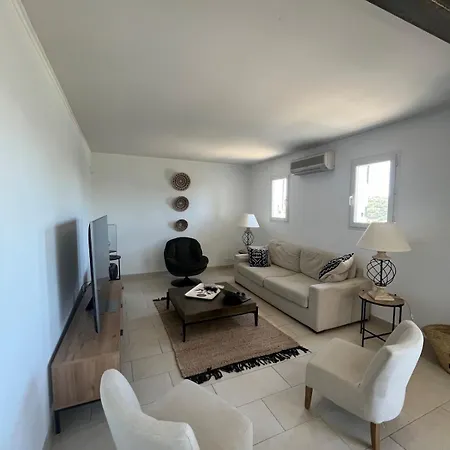 Villa 6 Pers Uzes Piscine Lagon Et Vue Garrigue