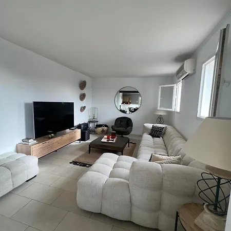 Villa 6 Pers Uzes Piscine Lagon Et Vue Garrigue Saint-Maximin