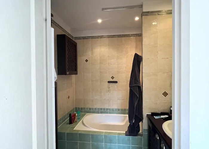 Villa 6 Pers Uzes Piscine Lagon Et Vue Garrigue Saint-Maximin
