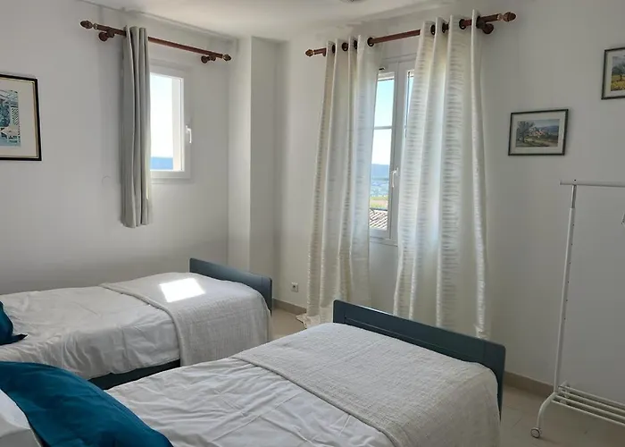 Villa 6 Pers Uzes Piscine Lagon Et Vue Garrigue Saint-Maximin