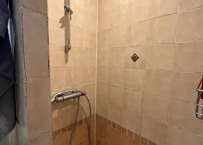 6 Pers Uzes Piscine Lagon Et Vue Garrigue Villa *