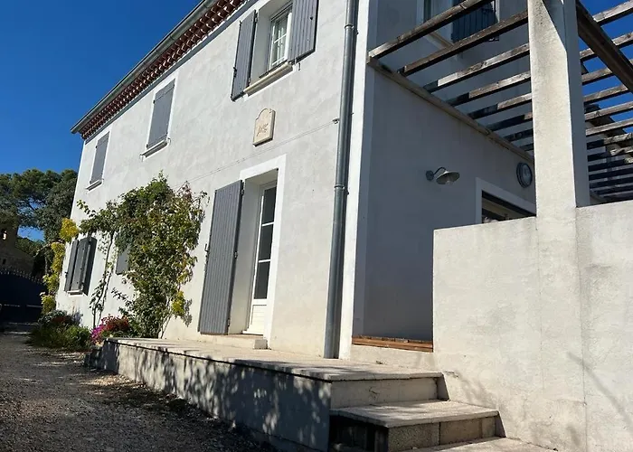 6 Pers Uzes Piscine Lagon Et Vue Garrigue Villa
